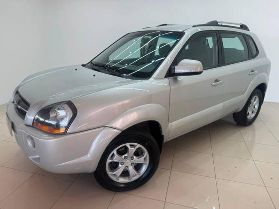 HYUNDAI TUCSON 2.0 MPFI GLS 16V 143CV 2WD GASOLINA 4P AUTOMÁTICO HYUNDAI TUCSON 2.0 MPFI GLS 16V 143CV 2WD GASOLINA 4P AUTOMÁTICO